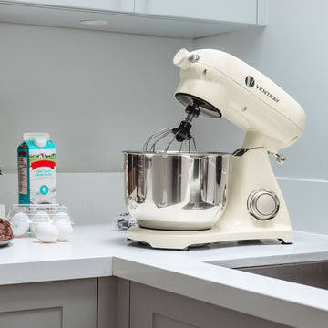 Tilt-Head Stand Mixer w/ Attachment Hub SM600